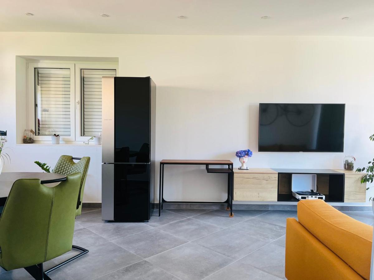 Kia Ora Apartment Trogir Buitenkant foto