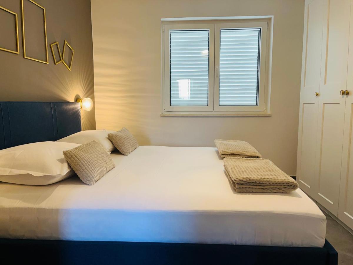 Kia Ora Apartment Trogir Buitenkant foto
